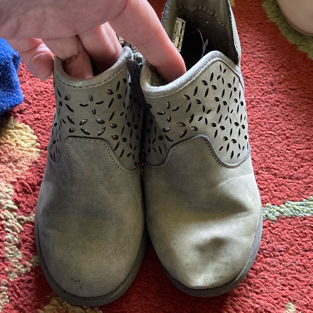 Oshkosh kids boots